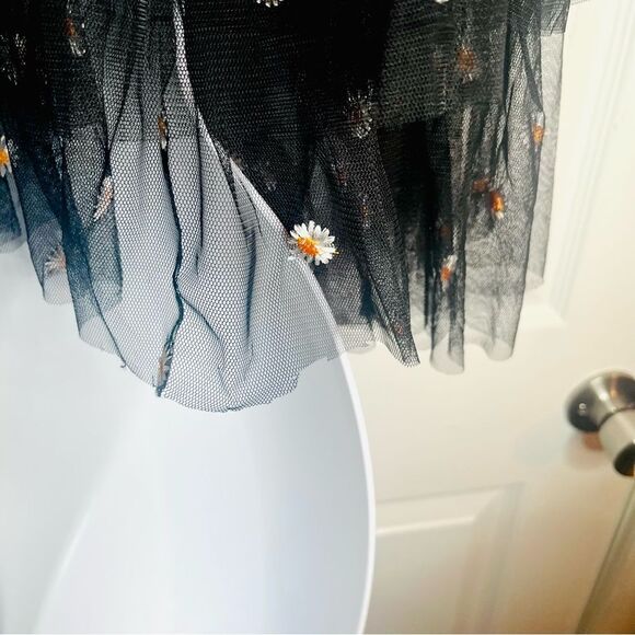 Smak Parlour Black Embroidered Daisy Mesh Ruffle Top Tier Peter Pan Collar M NWT - Picture 10 of 12